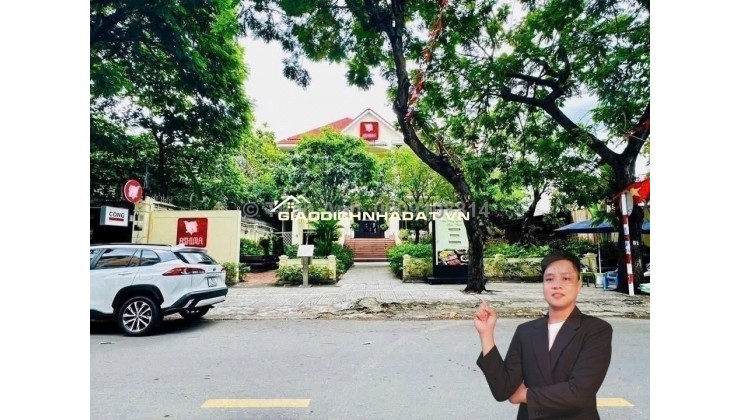Bán Siêu Phẩm VILLA mặt tiền Xuân Thủy, Thảo Điền, Q.2. DT: 897m2, Sổ Đỏ. Giá: 405 tỷ. LH: 0909108814